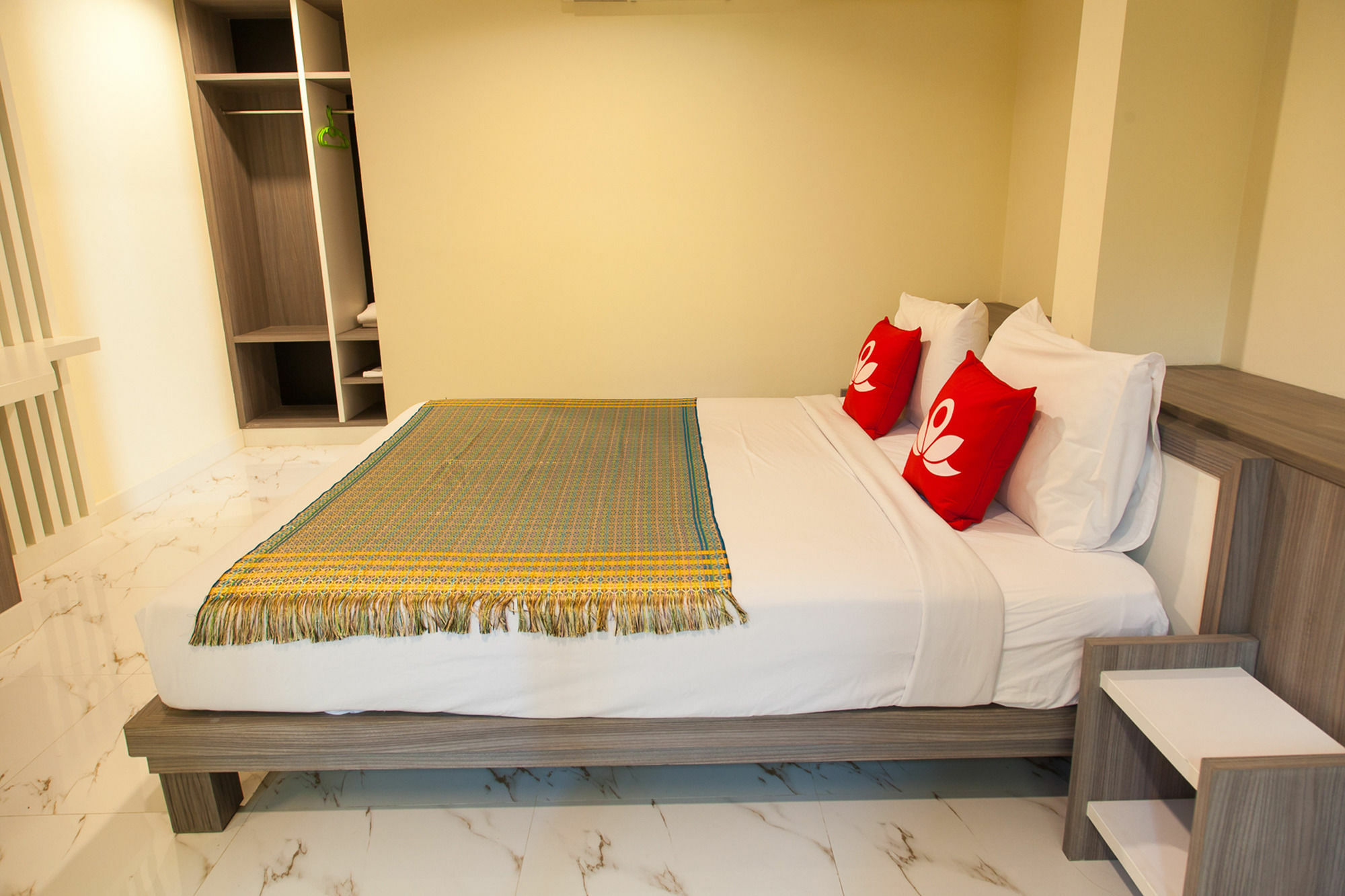 Zen Rooms Samsen 3 Bangkok Buitenkant foto