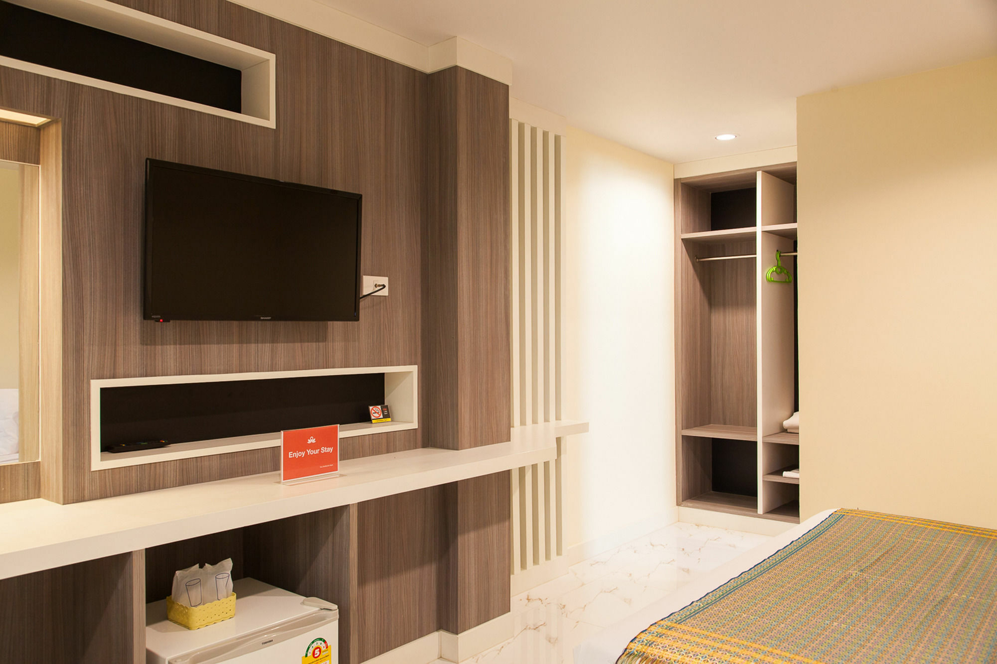 Zen Rooms Samsen 3 Bangkok Buitenkant foto